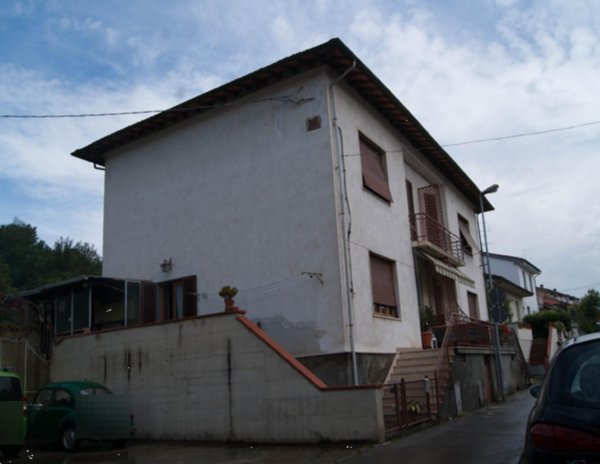 appartamento in vendita a Capraia e Limite