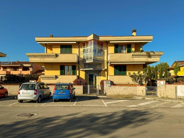appartamento in vendita a Capraia e Limite in zona Limite sull' Arno