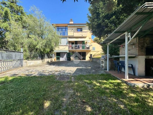 appartamento in vendita a Capraia e Limite in zona Limite sull' Arno