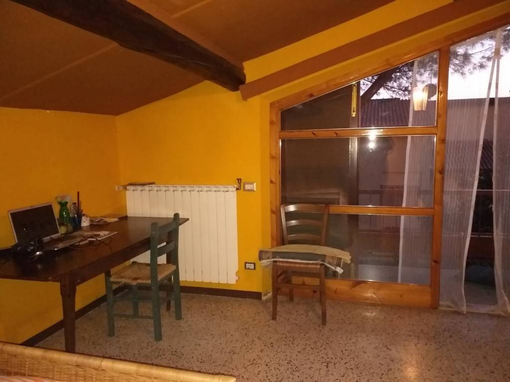 casa indipendente in vendita a Capraia e Limite