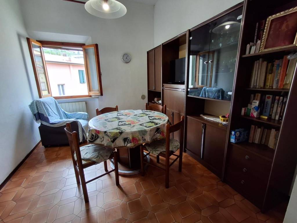 appartamento in vendita a Capraia e Limite in zona Limite sull' Arno