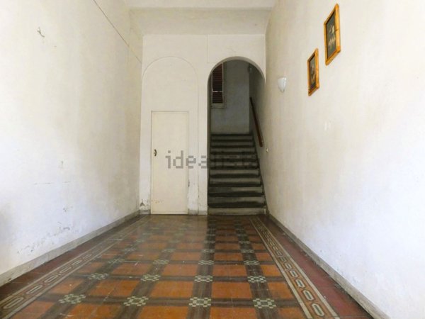casa indipendente in vendita a Capraia e Limite