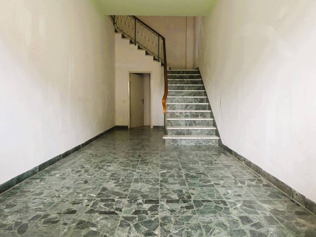 casa indipendente in vendita a Capraia e Limite