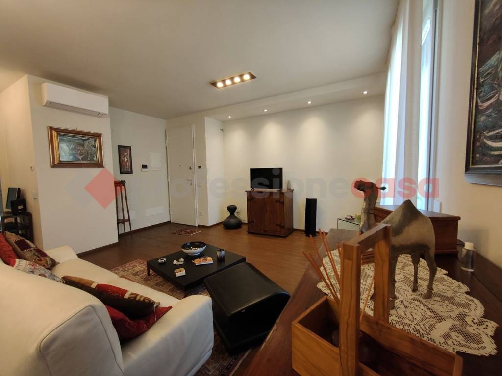 appartamento in vendita a Capraia e Limite