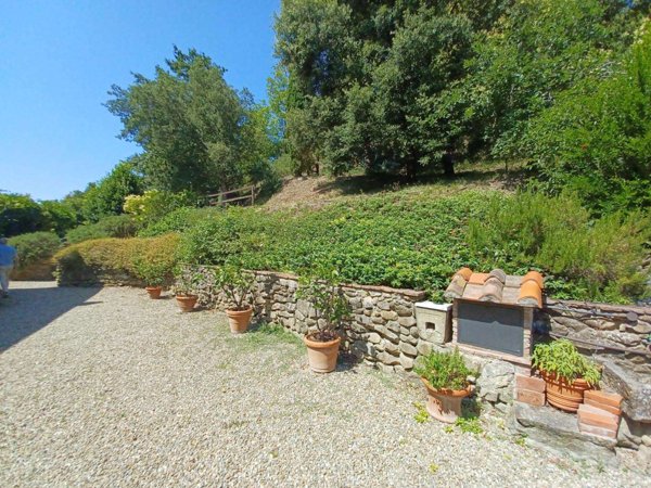 casa indipendente in vendita a Capraia e Limite