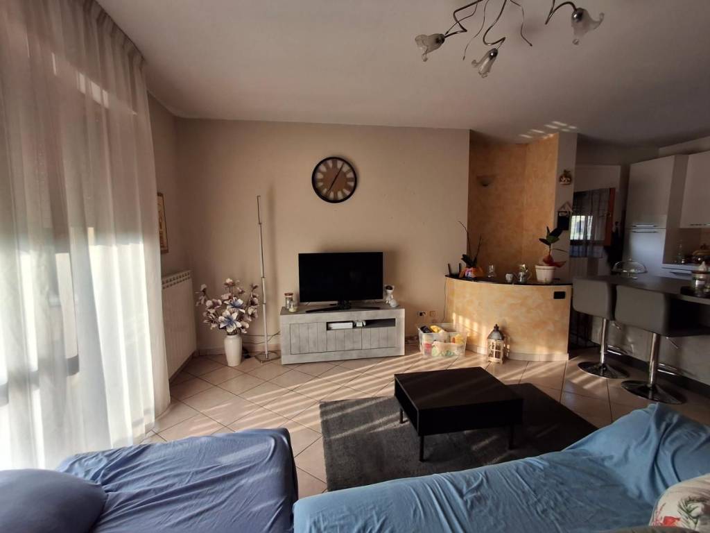 appartamento in vendita a Capraia e Limite