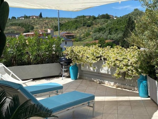 appartamento in vendita a Capraia e Limite