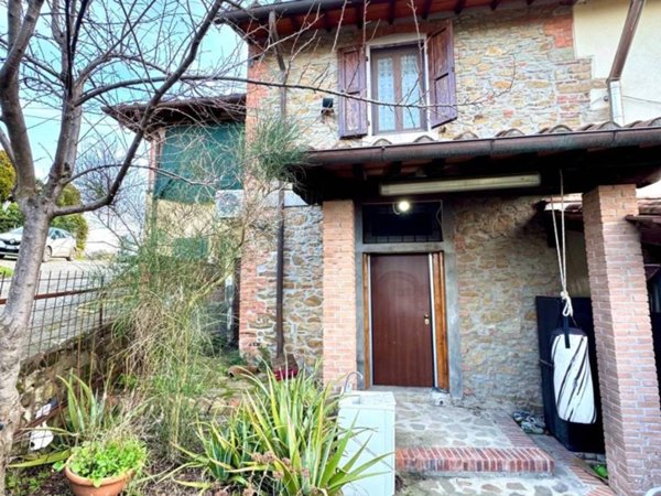 casa indipendente in vendita a Capraia e Limite in zona Limite sull' Arno