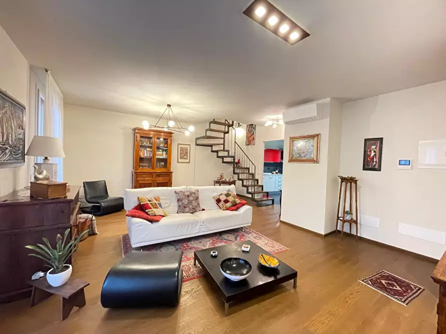 casa indipendente in vendita a Capraia e Limite