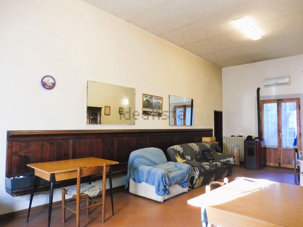 casa indipendente in vendita a Capraia e Limite