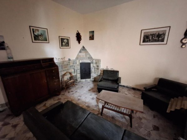 casa indipendente in vendita a Capraia e Limite in zona Limite sull' Arno