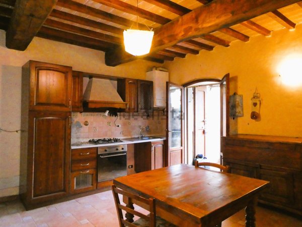 pentavano in vendita a Capraia e Limite in zona Limite sull' Arno