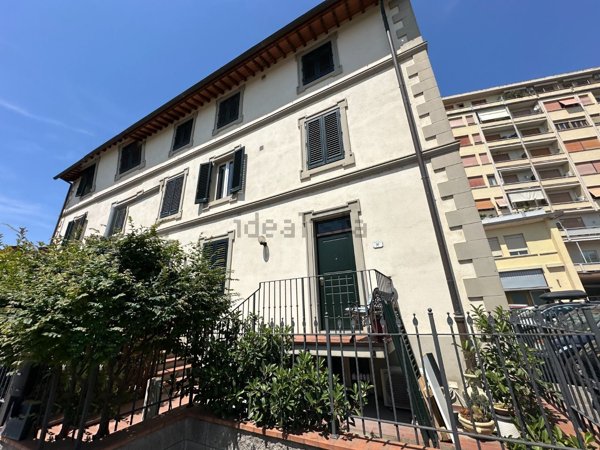 appartamento in vendita a Capraia e Limite