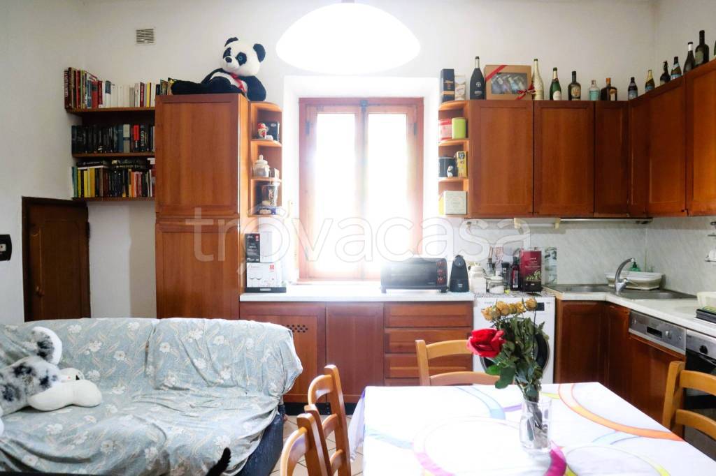 casa indipendente in vendita a Capraia e Limite