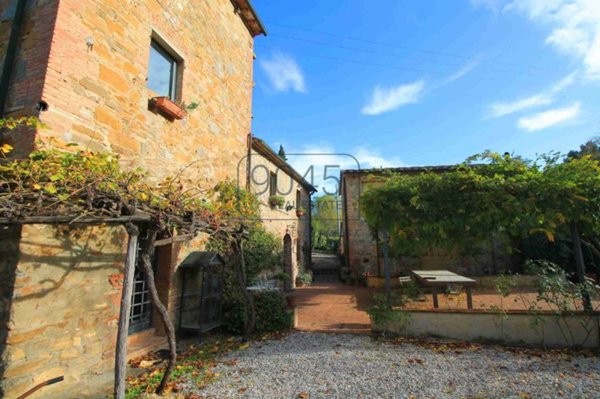 casa indipendente in vendita a Capraia e Limite