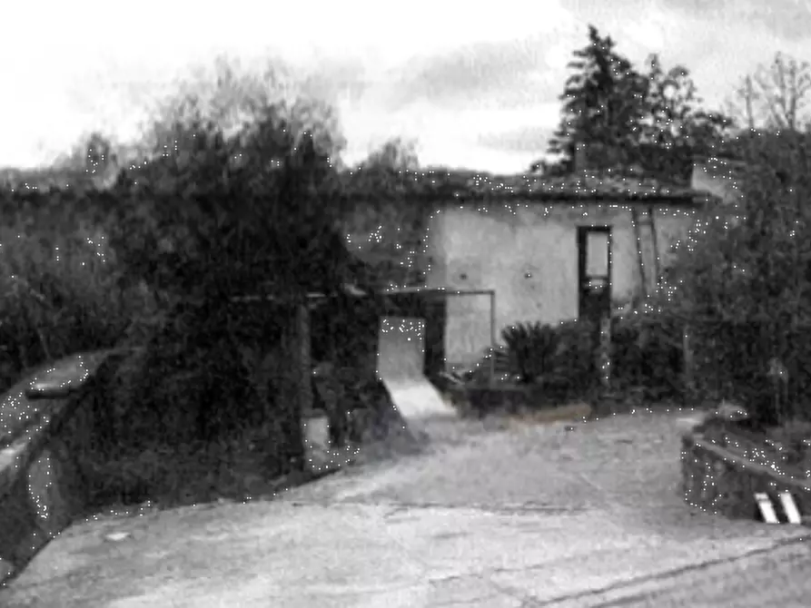 casa indipendente in vendita a Capraia e Limite