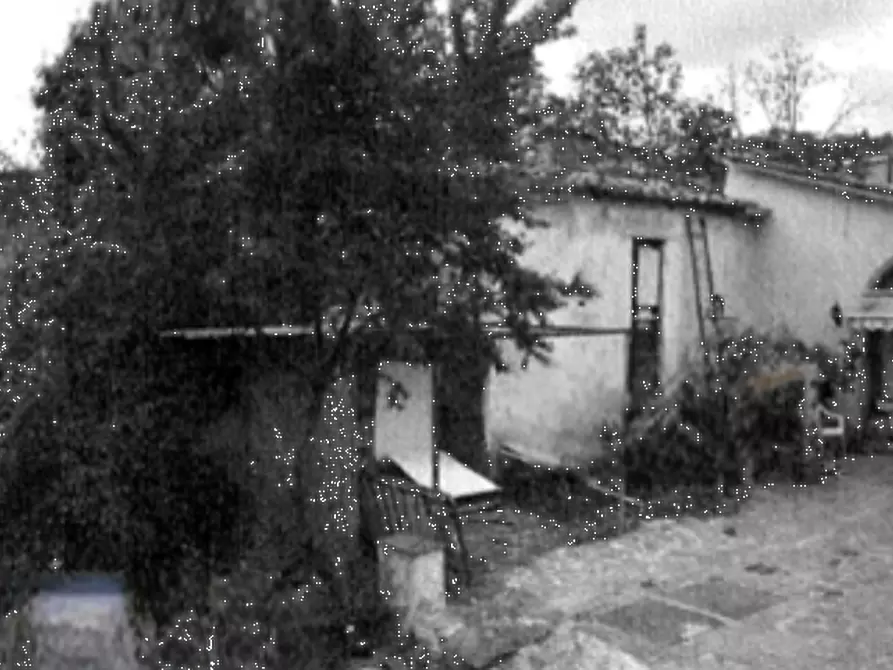 casa indipendente in vendita a Capraia e Limite
