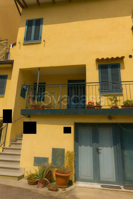 casa indipendente in vendita a Capraia e Limite