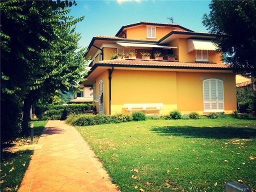 casa indipendente in vendita a Capraia e Limite in zona Limite sull' Arno