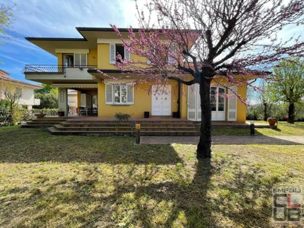 casa indipendente in vendita a Capraia e Limite