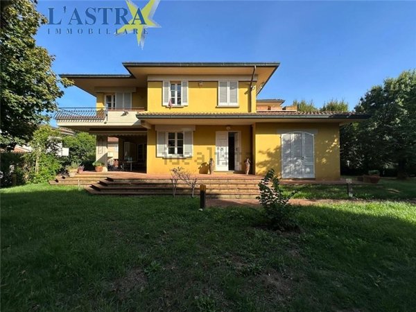 casa indipendente in vendita a Capraia e Limite