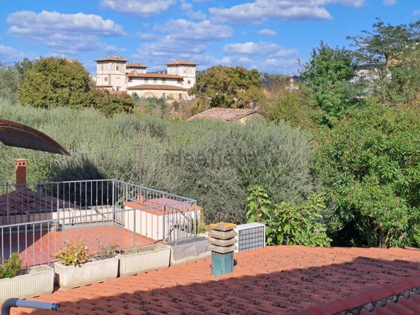 appartamento in vendita a Capraia e Limite