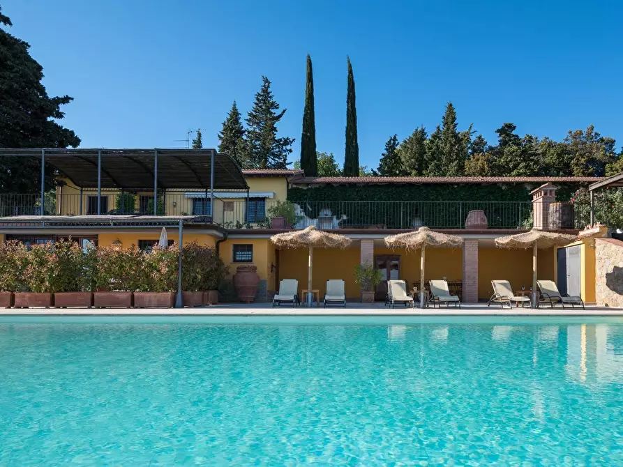 casa indipendente in vendita a Capraia e Limite in zona Castra