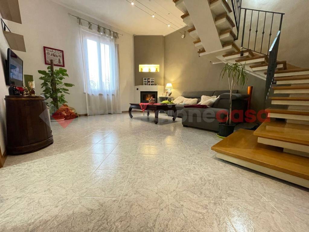 appartamento in vendita a Capraia e Limite in zona Limite sull' Arno