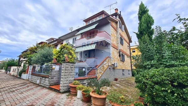 casa indipendente in vendita a Capraia e Limite in zona Capraia Fiorentina