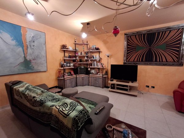 casa indipendente in vendita a Capraia e Limite