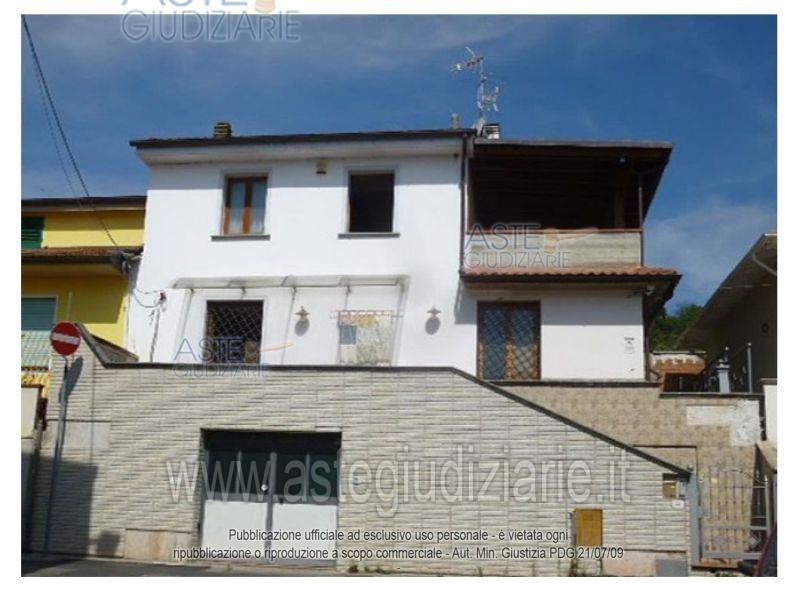 appartamento in vendita a Capraia e Limite