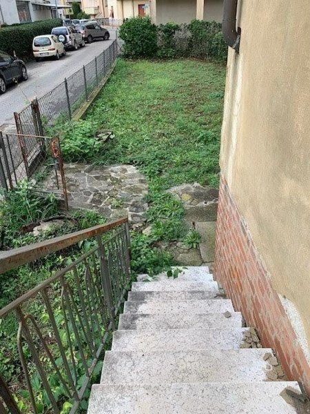 casa indipendente in vendita a Capraia e Limite