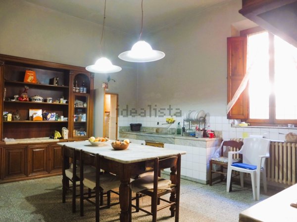 casa indipendente in vendita a Capraia e Limite