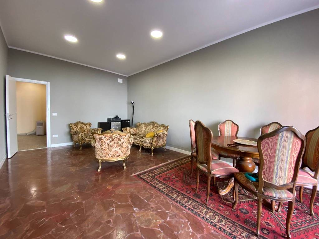 negozio in vendita a Capraia e Limite in zona Limite sull' Arno