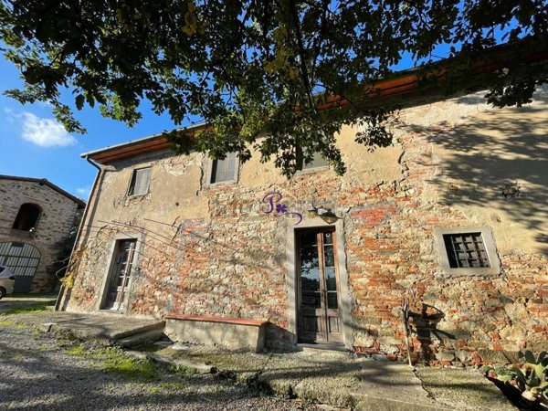 casale in vendita a Capraia e Limite