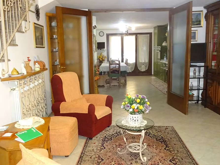 casa indipendente in vendita a Capraia e Limite