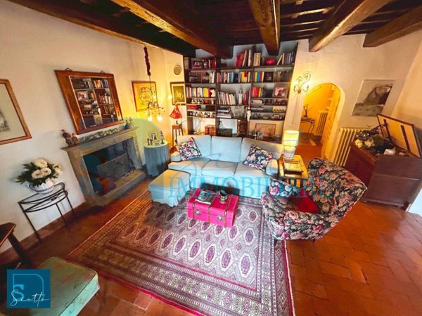 casa indipendente in vendita a Capraia e Limite