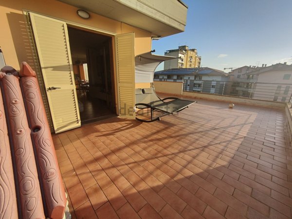 appartamento in vendita a Capraia e Limite in zona Limite sull' Arno