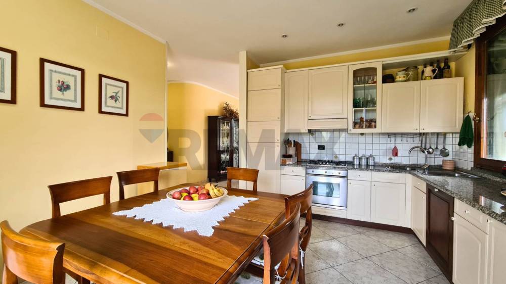 casa indipendente in vendita a Capraia e Limite