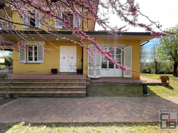 casa indipendente in vendita a Capraia e Limite
