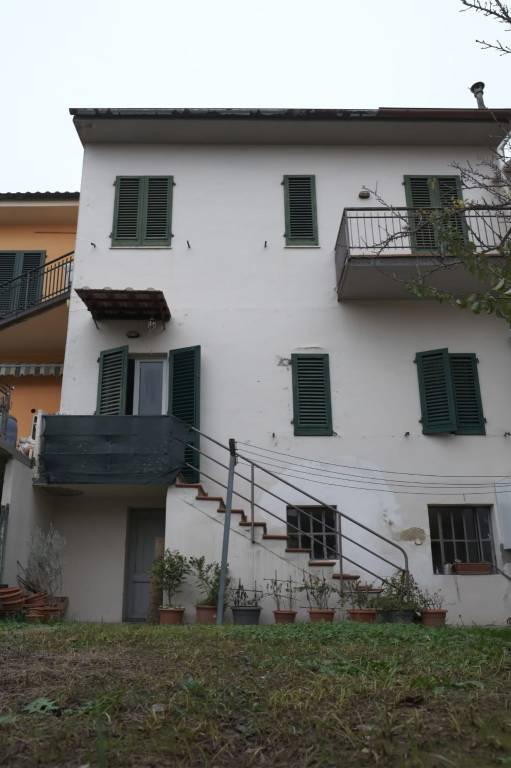 casa indipendente in vendita a Capraia e Limite in zona Limite sull' Arno