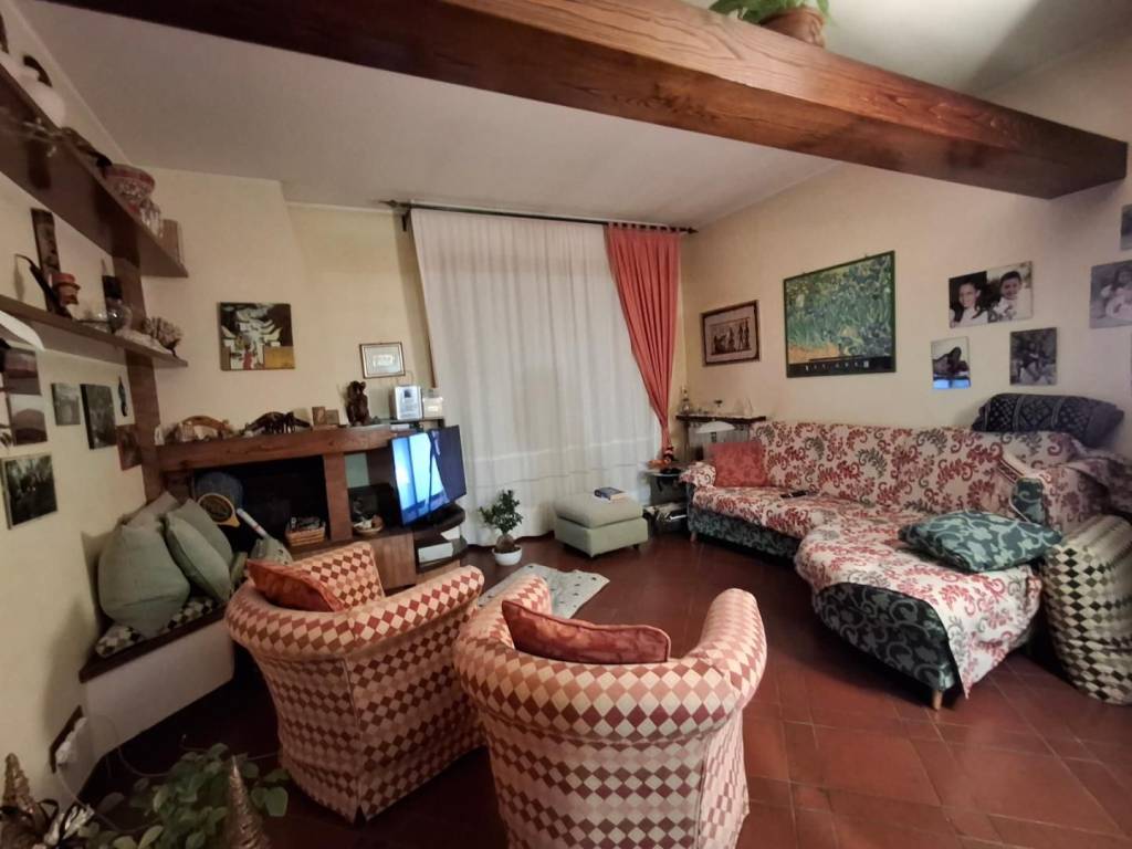 appartamento in vendita a Capraia e Limite