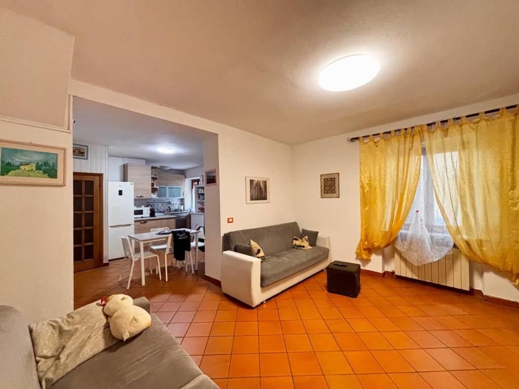 appartamento in vendita a Capraia e Limite in zona Limite sull' Arno