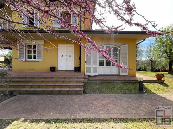 casa indipendente in vendita a Capraia e Limite