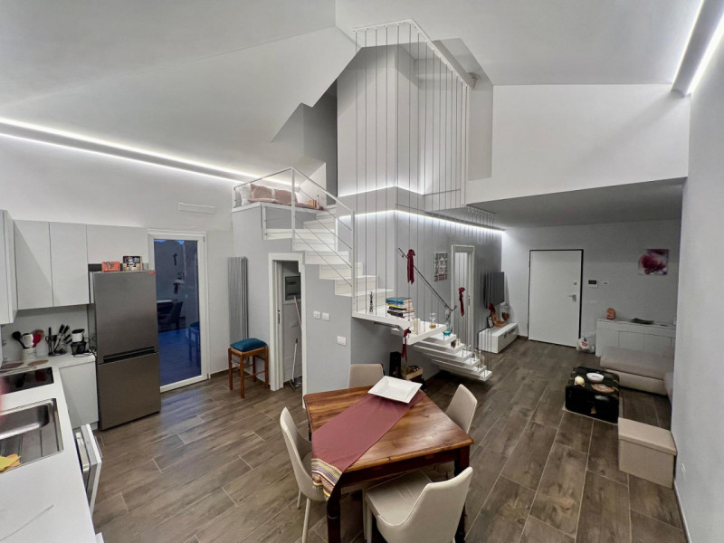 casa indipendente in vendita a Capraia e Limite in zona Castra