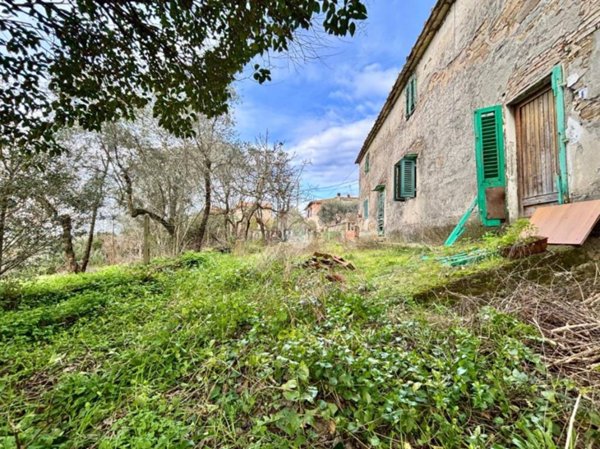 casa indipendente in vendita a Capraia e Limite in zona Castra