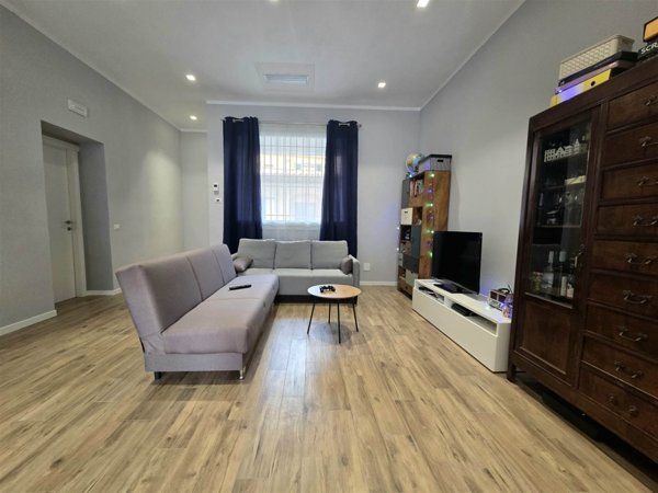 appartamento in vendita a Capraia e Limite