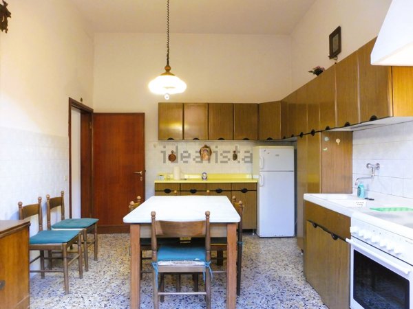 casa indipendente in vendita a Capraia e Limite