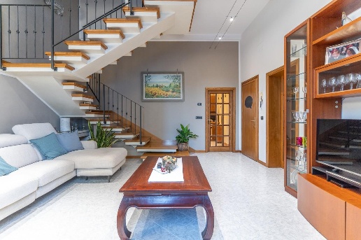 appartamento in vendita a Capraia e Limite