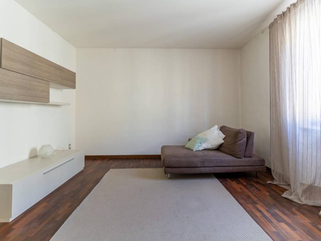 casa indipendente in vendita a Capraia e Limite